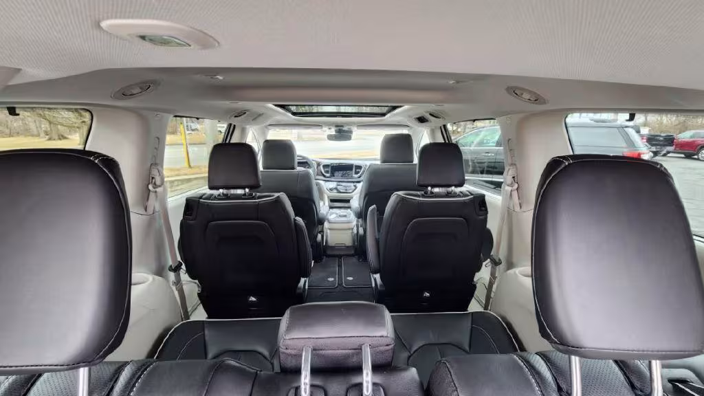 2023 Chrysler Pacifica - 2C4RC1GG1PR610495 - Image #24