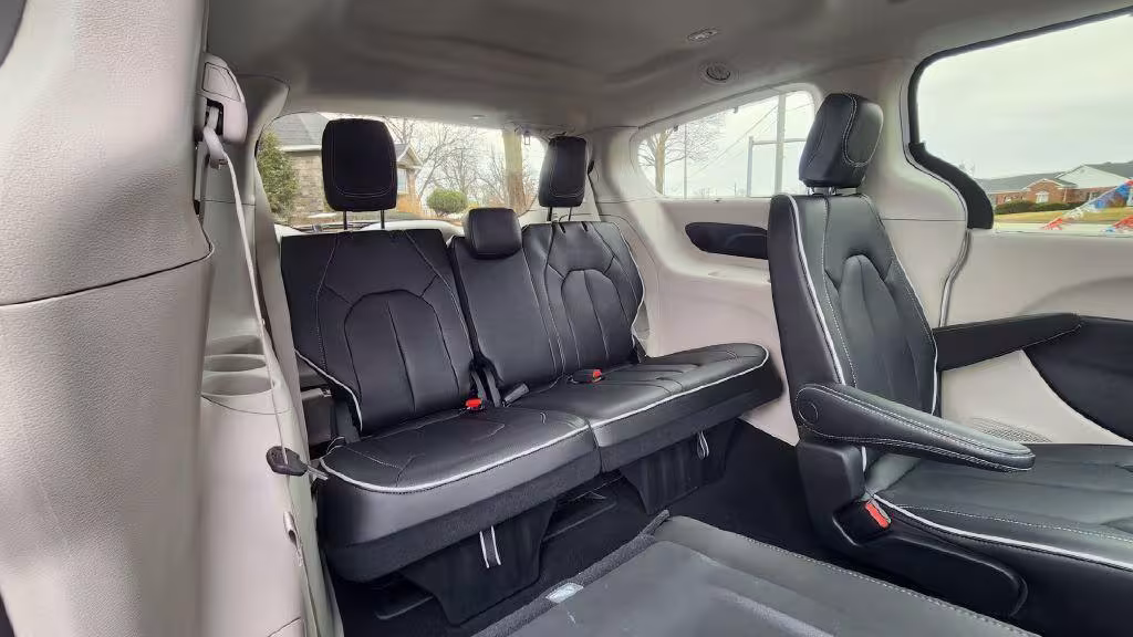 2023 Chrysler Pacifica - 2C4RC1GG1PR610495 - Image #8