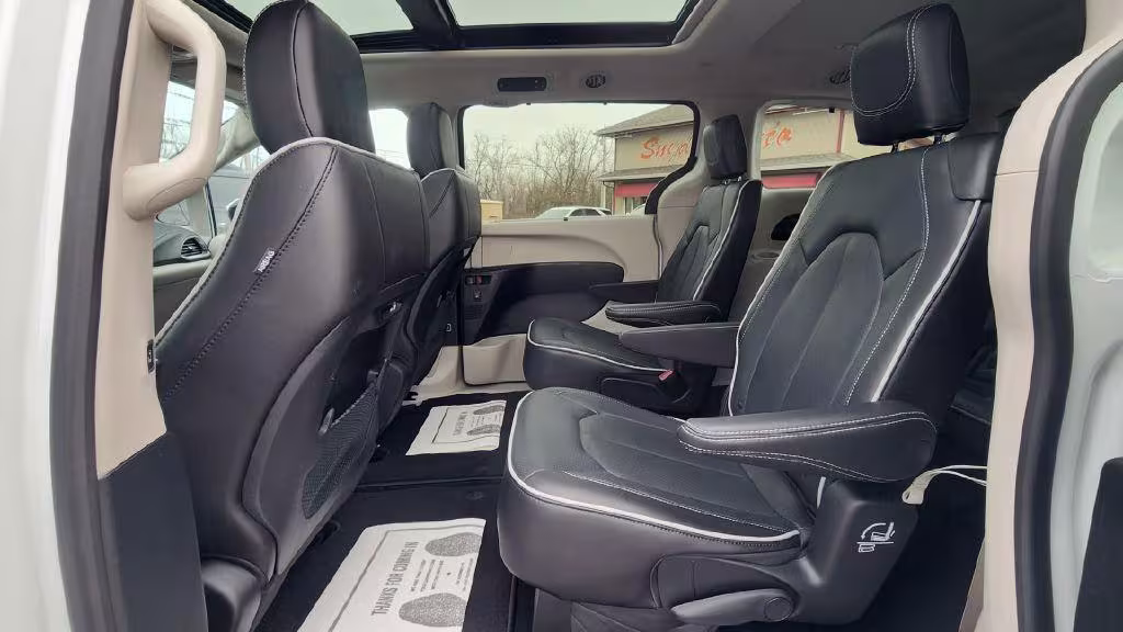2023 Chrysler Pacifica - 2C4RC1GG1PR610495 - Image #5