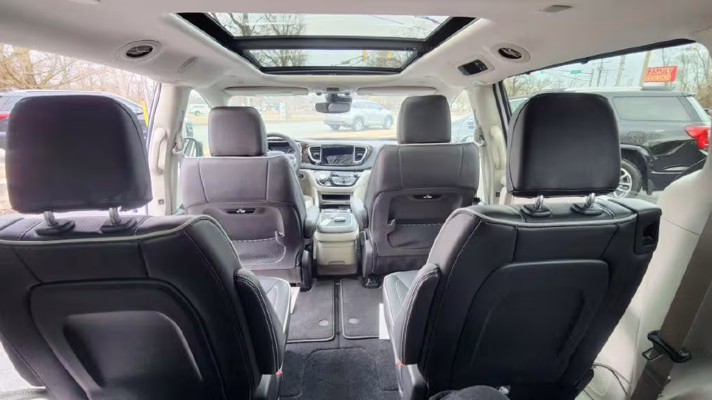 2023 Chrysler Pacifica - 2C4RC1GG1PR610495 - Image #23