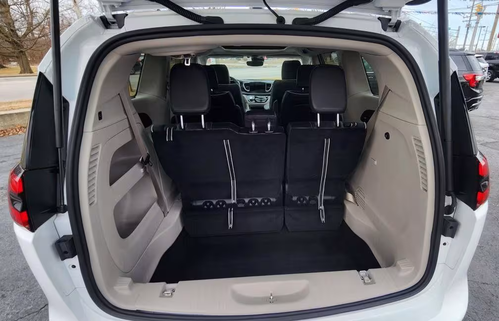 2023 Chrysler Pacifica - 2C4RC1GG1PR610495 - Image #28